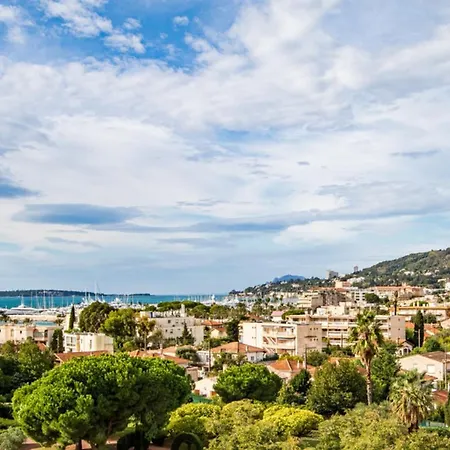 One-Bedroom Apartment By The Sea In Juan-Les-Pins アパート ジュアン・レ・パン